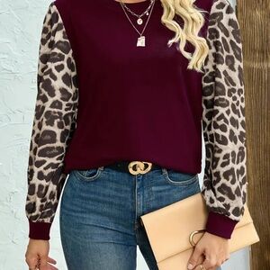 Stylish Maroon Sweatshirt with Leopard Print Sleeves